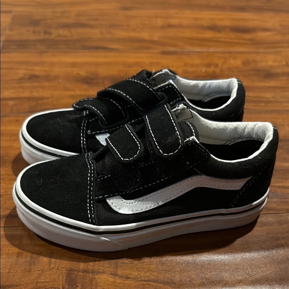 Kids Black and White Vans Sneakers (NEW)